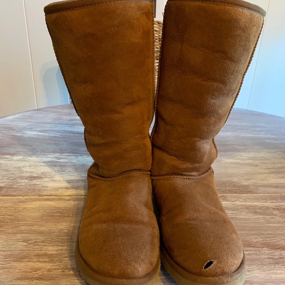 SOLD ❤️ Ugg Classic Tall Boots - Picture 3 of 9